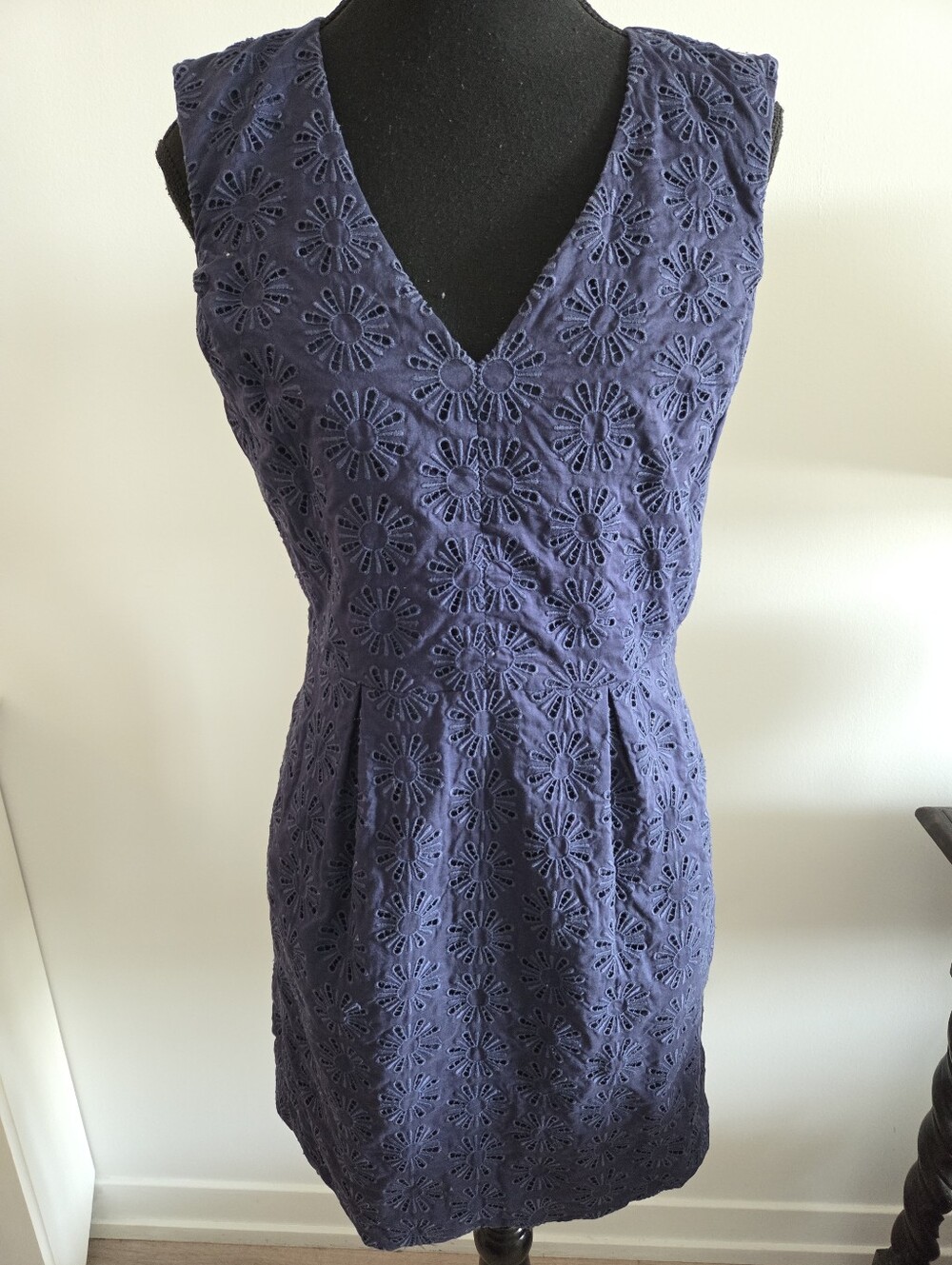 Diane Von Furstenberg cotton eyelet dress Sz 8 - Picture 2 of 14